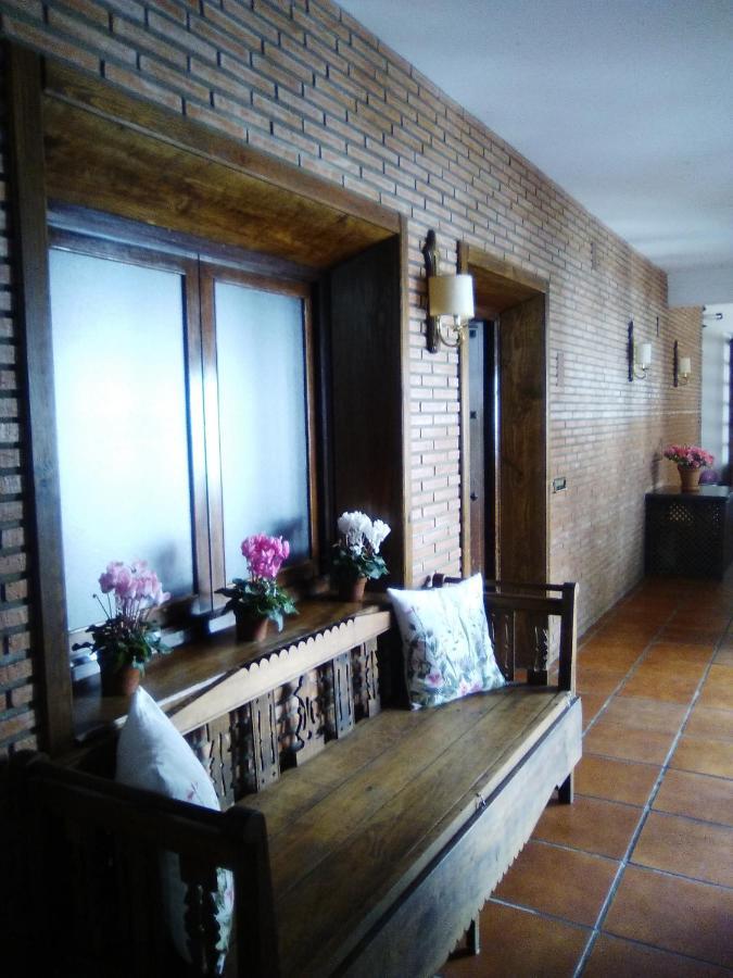 Hostal Restaurante Pacos Herrera del Duque Екстер'єр фото